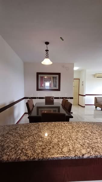 Kondominium untuk Dijual di A'famosa D'Savoy - Jessie Cheong - Dining Room - PropertyGuru.com.my