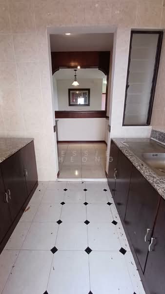 Kondominium untuk Dijual di A'famosa D'Savoy - Jessie Cheong - Kitchen - PropertyGuru.com.my