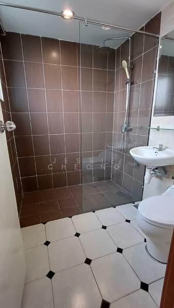 Kondominium untuk Dijual di A'famosa D'Savoy - Jessie Cheong - Bathroom - PropertyGuru.com.my