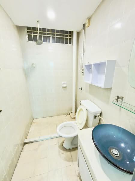 Apartment for Sale at Lake View Suites - Alfred Pee - Bathroom - PropertyGuru.com.my