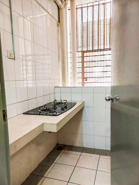Condominium for Sale at Cova Suites - Aaron Wong - Kitchen - PropertyGuru.com.my