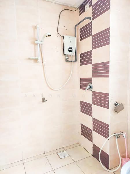 Condominium for Sale at Cova Suites - Aaron Wong - Bathroom - PropertyGuru.com.my