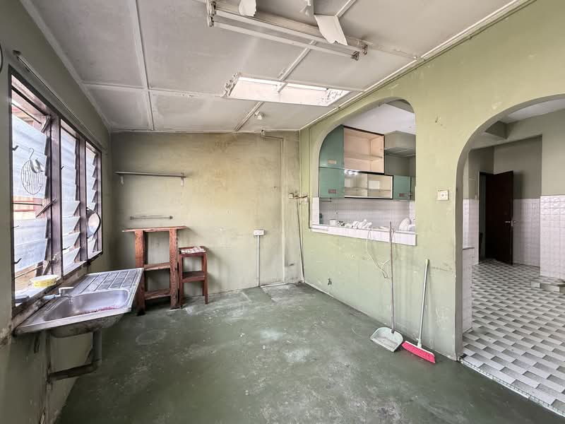2-storey Terraced House for Sale in Taman Desa (Kuala Lumpur) - Suli Chin - Kitchen - PropertyGuru.com.my