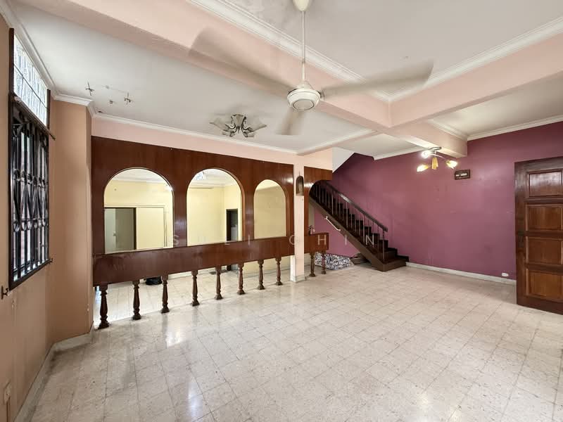 2-storey Terraced House for Sale in Taman Desa (Kuala Lumpur) - Suli Chin - Living Room - PropertyGuru.com.my