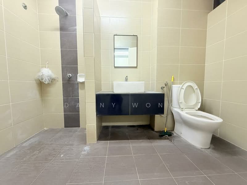 Rumah Teres 2 Tingkat untuk Disewa di Rawang (Selangor) - Danny Wong - Bathroom - PropertyGuru.com.my