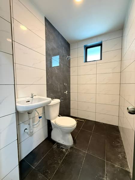 2-storey Terraced House for Sale in Taman Sri Skudai (Skudai) - Eric Lee - Bathroom - PropertyGuru.com.my