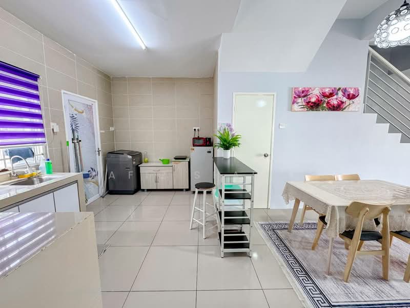 Semi-Detached House for Sale in Sepang (Selangor) - Hafiz Shariff - Kitchen - PropertyGuru.com.my