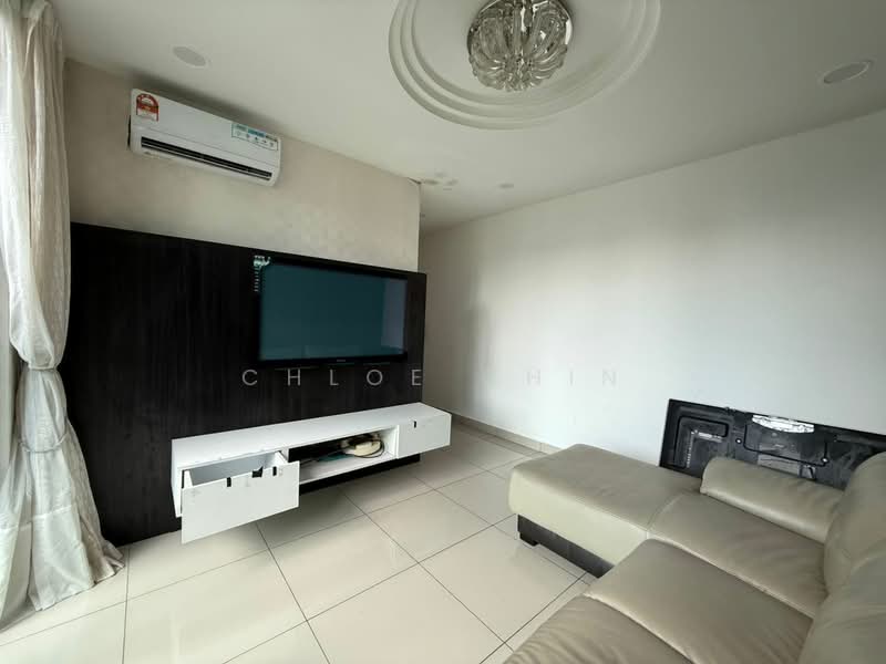 Cluster House for Rent in Taman Gaya (Ulu Tiram) - Chloe Chin - Living Room - PropertyGuru.com.my