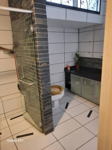 Rumah Banglo untuk Disewa di Bukit Wangsamas (Setiawangsa) - Zaidah Ahmad - Bathroom - PropertyGuru.com.my