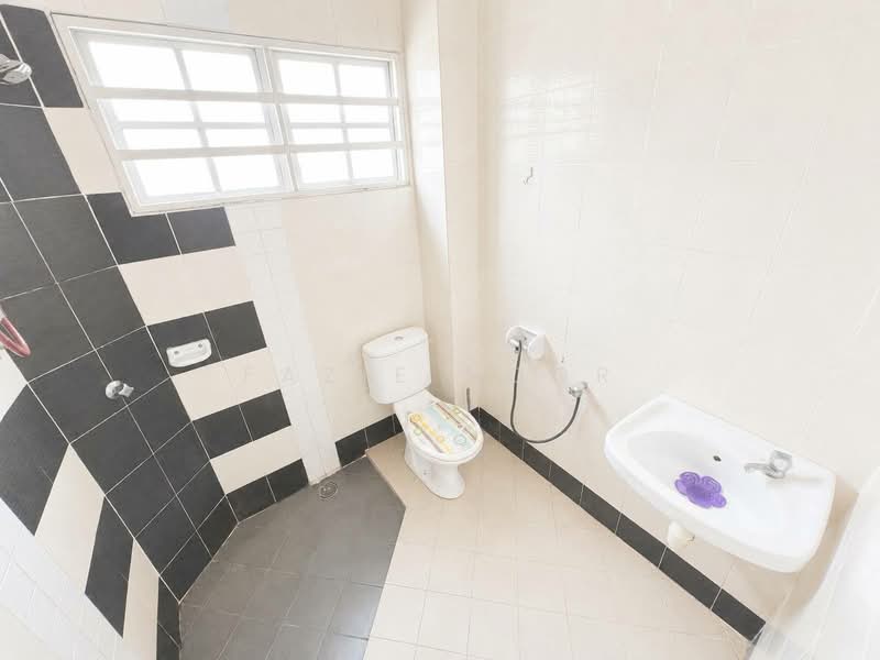 Rumah Teres 2 Tingkat untuk Dijual di Rawang (Selangor) - Fazie Noor - Bathroom - PropertyGuru.com.my