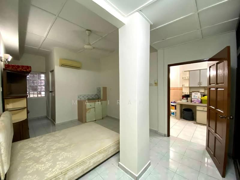2-storey Terraced House for Sale in Saujana Impian (Kajang) - Mahirah . - Interior - PropertyGuru.com.my