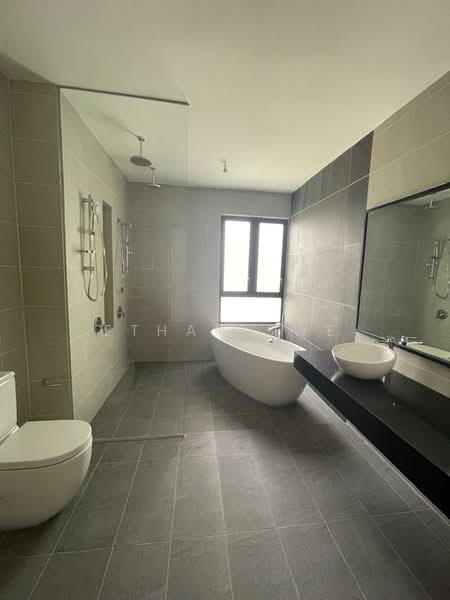 Rumah Teres 3 Tingkat untuk Dijual di Bukit Rahman Putra (Sungai Buloh) - Ethan Swe - Bathroom - PropertyGuru.com.my