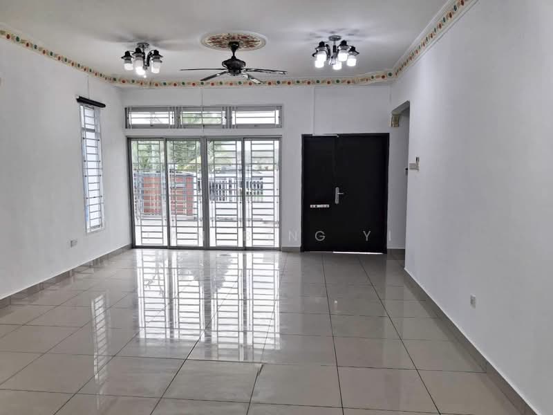 Link Bungalow for Sale in Mutiara Rini (Skudai) - Tan Bing Yi - Living Room - PropertyGuru.com.my