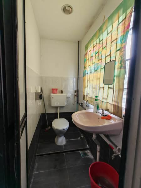 Kedai untuk Dijual di Bandar Baru Permas Jaya (Permas Jaya) - Chloe Chin - Bathroom - PropertyGuru.com.my