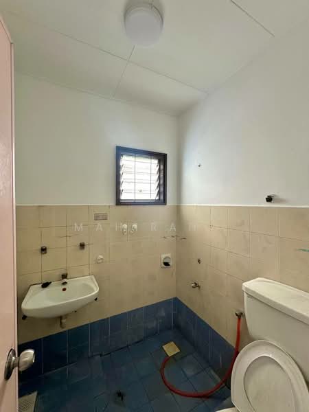 1-storey Terraced House for Sale in Alam Damai (Cheras) - Mahirah . - Bathroom - PropertyGuru.com.my
