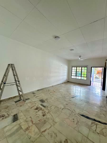 1-storey Terraced House for Sale in Alam Damai (Cheras) - Mahirah . - Living Room - PropertyGuru.com.my