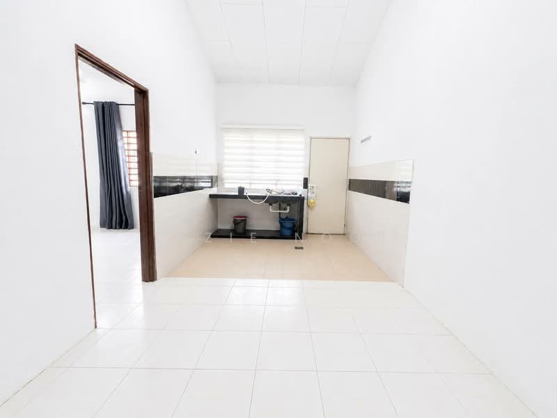 1-storey Terraced House for Sale in Kuala Selangor (Selangor) - Fazie Noor - Kitchen - PropertyGuru.com.my