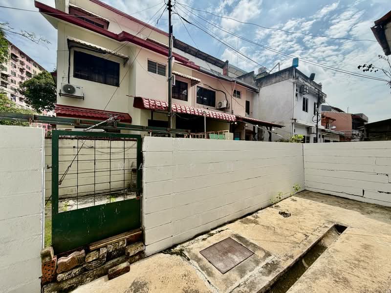 2-storey Terraced House for Sale in Taman Desaria (Petaling Jaya) - Mahirah . - Exterior - PropertyGuru.com.my