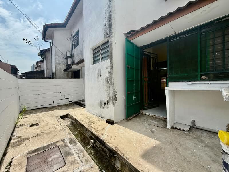2-storey Terraced House for Sale in Taman Desaria (Petaling Jaya) - Mahirah . - Exterior - PropertyGuru.com.my