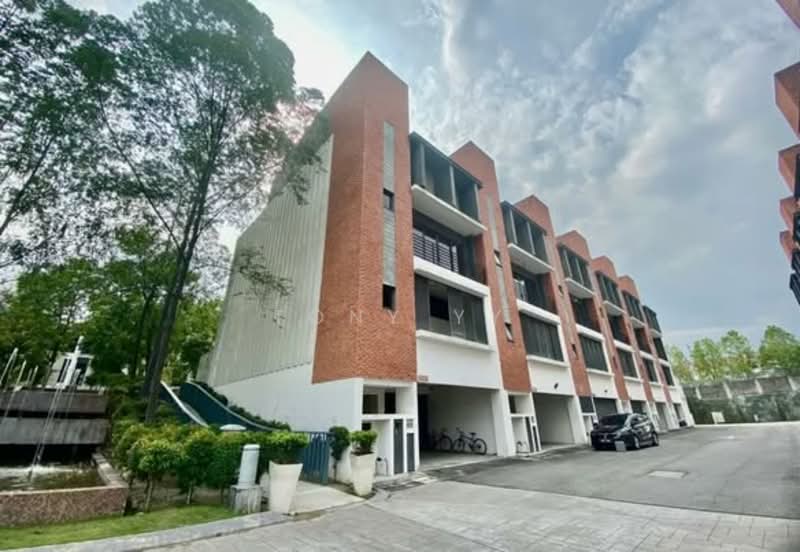 3.5-storey Terraced House for Sale in Taman Villa Senja (Rawang) - Tony YY - Exterior - PropertyGuru.com.my