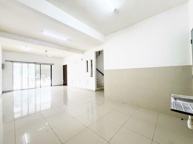 Rumah Teres 2 Tingkat untuk Dijual di Sungai Buloh (Selangor) - Fazie Noor - Living Room - PropertyGuru.com.my