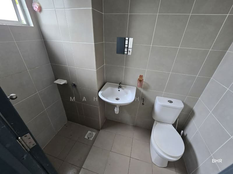 Rumah Teres 2 Tingkat untuk Dijual di Dengkil (Selangor) - Mahirah . - Bathroom - PropertyGuru.com.my