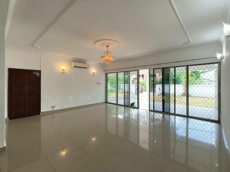 Bungalow for Rent in Seksyen 12 (Shah Alam) - Nor Khafadzah - Living Room - PropertyGuru.com.my