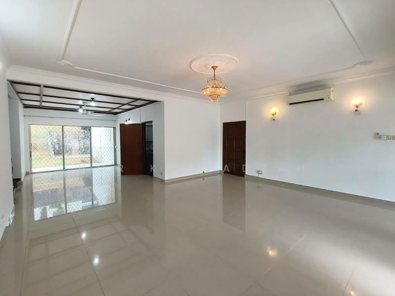 Bungalow for Rent in Seksyen 12 (Shah Alam) - Nor Khafadzah - Living Room - PropertyGuru.com.my