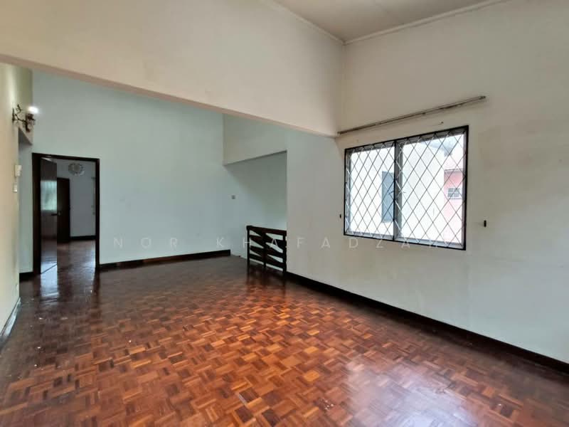 Bungalow for Rent in Seksyen 12 (Shah Alam) - Nor Khafadzah - Living Room - PropertyGuru.com.my