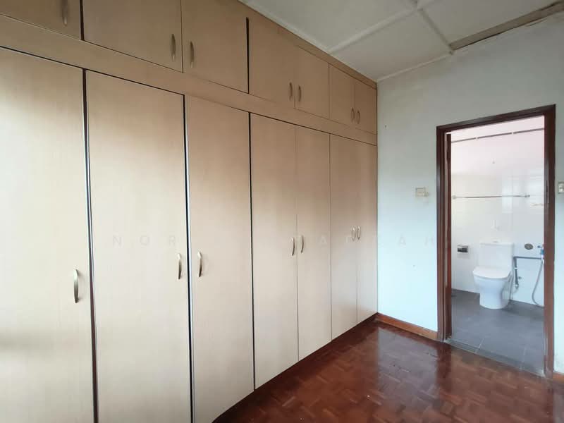 Bungalow for Rent in Seksyen 12 (Shah Alam) - Nor Khafadzah - Bathroom - PropertyGuru.com.my