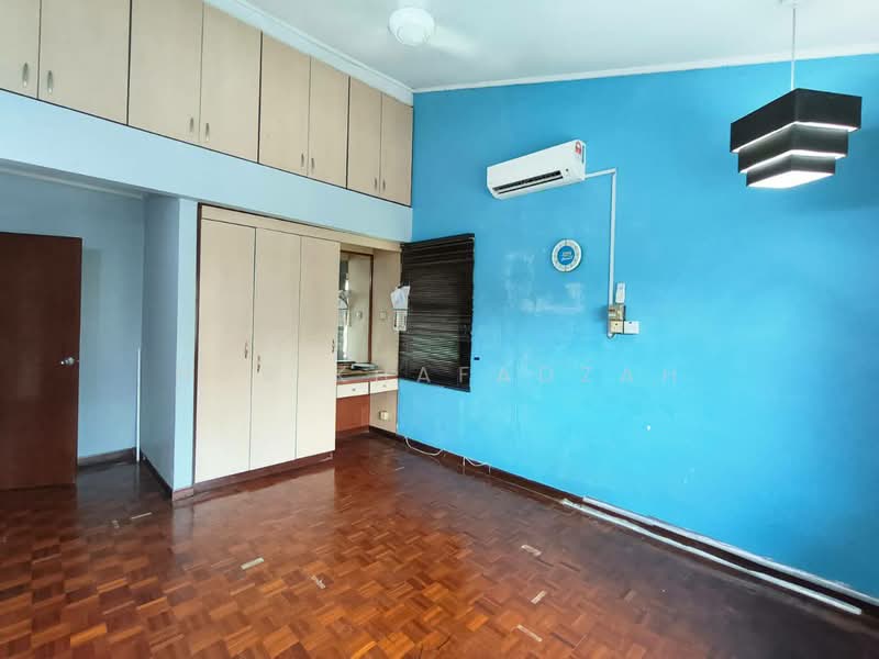 Bungalow for Rent in Seksyen 12 (Shah Alam) - Nor Khafadzah - Bedroom - PropertyGuru.com.my