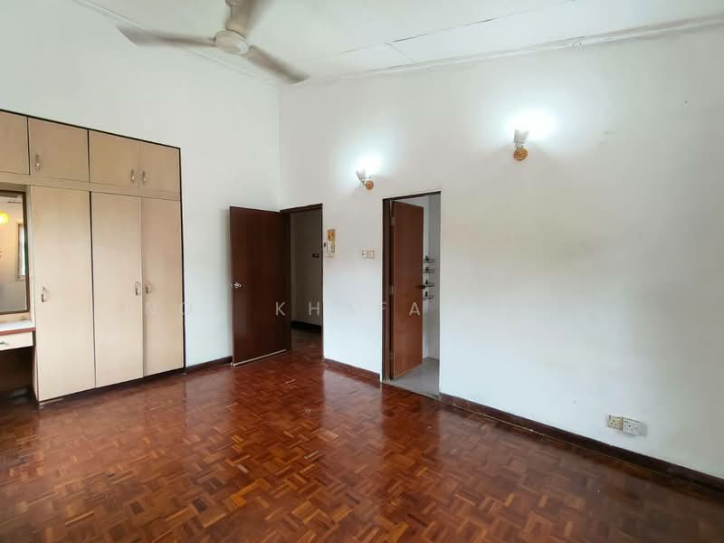 Bungalow for Rent in Seksyen 12 (Shah Alam) - Nor Khafadzah - Bedroom - PropertyGuru.com.my