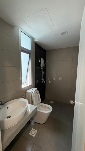 Servis Apartment untuk Dijual di MIRAI Residences - Pui Ling Teoh - Bathroom - PropertyGuru.com.my