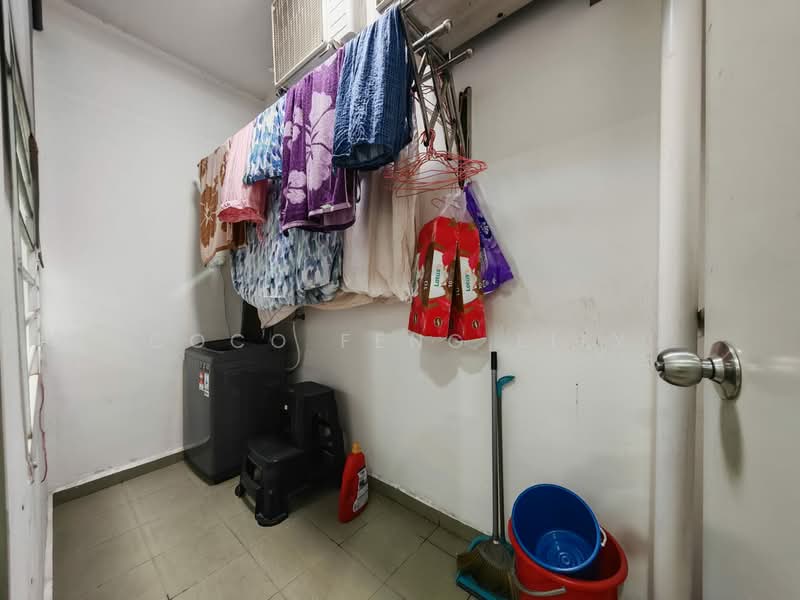Service Residence for Sale at Seasons Amara Larkin - Coco Feng Lily - Interior - PropertyGuru.com.my