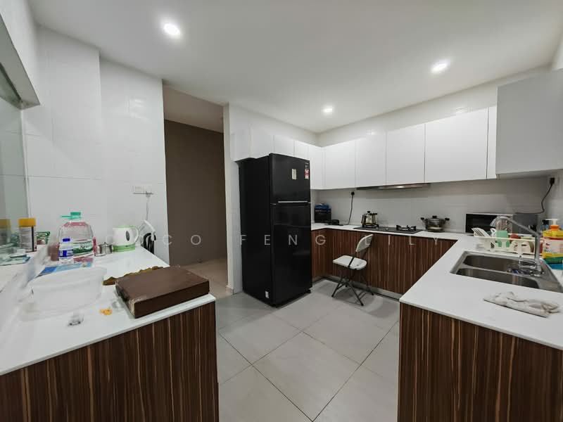 Service Residence for Sale at Seasons Amara Larkin - Coco Feng Lily - Kitchen - PropertyGuru.com.my