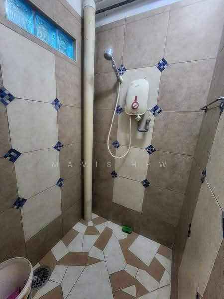 2-storey Terraced House for Rent in Taman Anggerik (Tampoi) - Mavis Hew - Bathroom - PropertyGuru.com.my