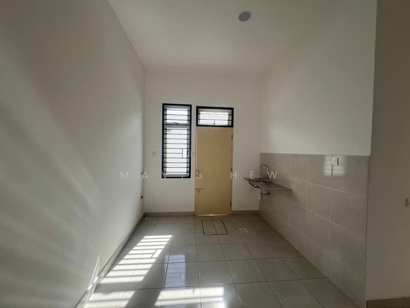 Rumah Teres 1 Tingkat untuk Disewa di Bandar Putra (Kulai) - Mavis Hew - Kitchen - PropertyGuru.com.my