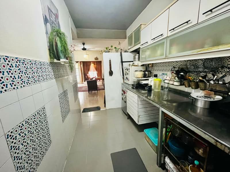 2-storey Terraced House for Sale in Wangsa Melawati (Wangsa Maju) - Adi Mohamad - Kitchen - PropertyGuru.com.my
