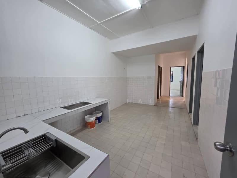 1-storey Terraced House for Sale in Meru (Klang) - Mu'izz Halim - Kitchen - PropertyGuru.com.my