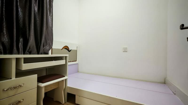 Service Residence for Sale at Forest City - Alvin Seah - Bedroom - PropertyGuru.com.my