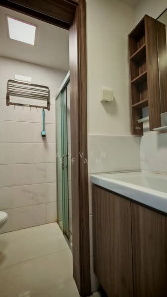 Service Residence for Sale at Forest City - Alvin Seah - Bathroom - PropertyGuru.com.my