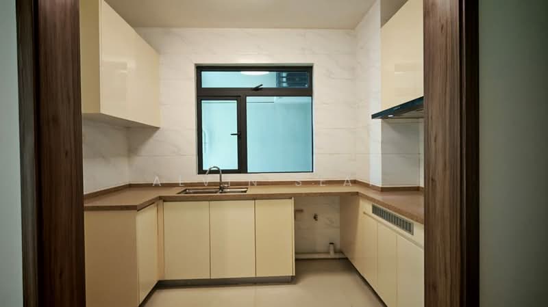 Service Residence for Sale at Forest City - Alvin Seah - Kitchen - PropertyGuru.com.my