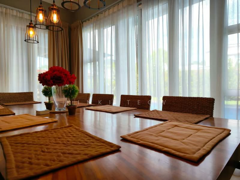 Rumah Banglo untuk Dijual di East Ledang (Iskandar Puteri (Nusajaya)) - Kinki Teow - Dining Room - PropertyGuru.com.my