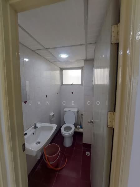 Kondominium untuk Dijual di N-Park Condominium - Janice Ooi - Bathroom - PropertyGuru.com.my
