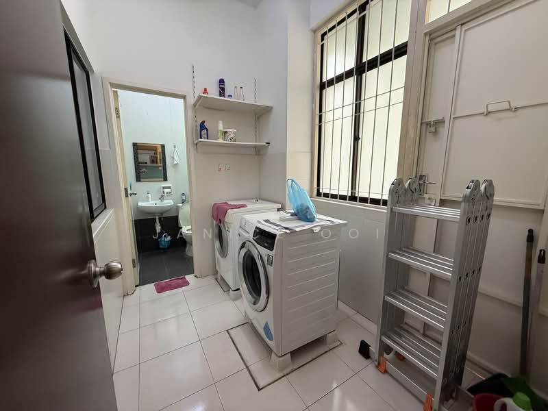 3-storey Terraced House for Sale in Sungai Ara (Penang) - Janice Ooi - Bathroom - PropertyGuru.com.my