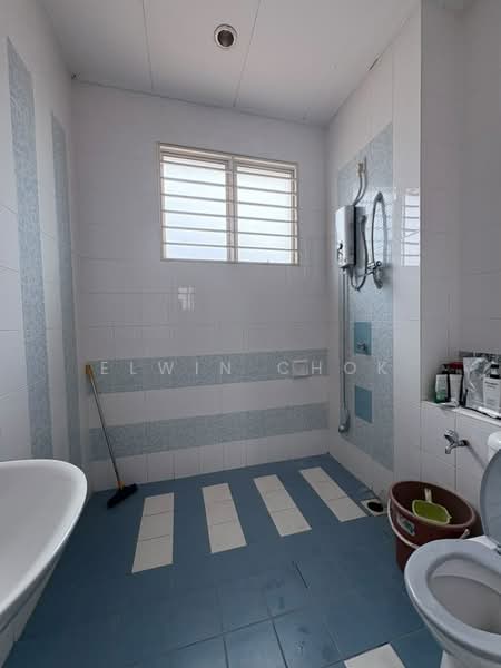 2-storey Terraced House for Sale in Setia Damai (Setia Alam) - Elwin Chok - Bathroom - PropertyGuru.com.my