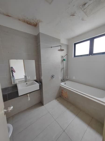3-storey Terraced House for Rent in Mutiara Heights (Kajang) - Max Chua - Bathroom - PropertyGuru.com.my
