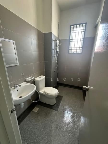 2-storey Terraced House for Rent in Taman Sri Penawar (Harmonia 3) (Pengerang) - Max Leong - Bathroom - PropertyGuru.com.my