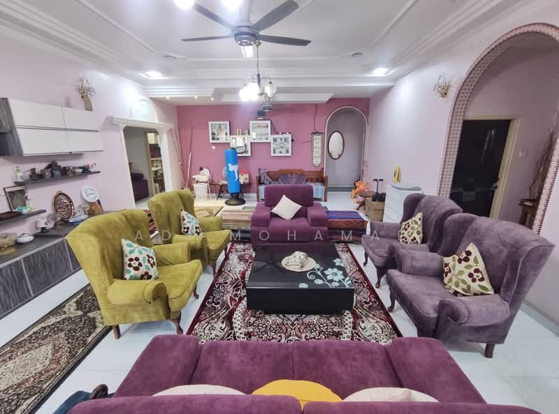 Rumah Banglo untuk Dijual di Taman Setia Jaya (Banting) - Adi Mohamad - Living Room - PropertyGuru.com.my