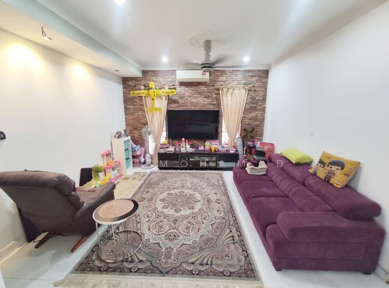 Rumah Banglo untuk Dijual di Taman Setia Jaya (Banting) - Adi Mohamad - Living Room - PropertyGuru.com.my